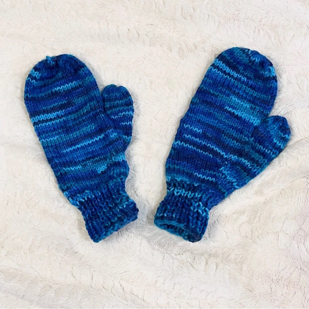 🆕 Hand Knit Handmade Tonal Blue Unisex Soft Knit Winter Mittens Gloves